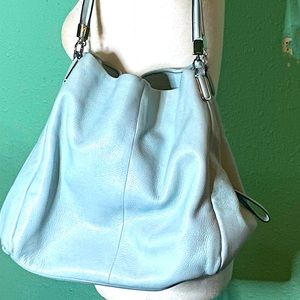 Coach shoulder bag. Leather original color turquoise, very good condition